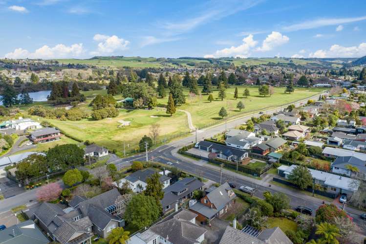 236 Ranolf Street Glenholme_12