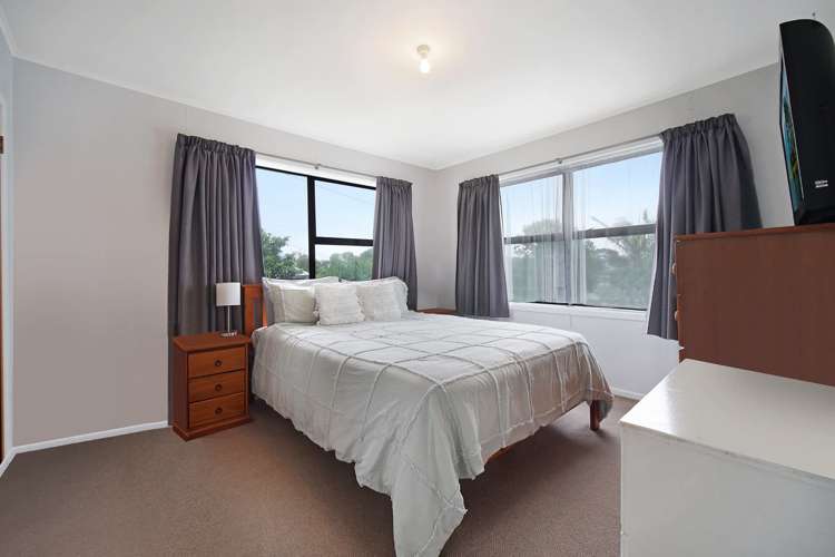 6 Cobham Crescent Kelston_10