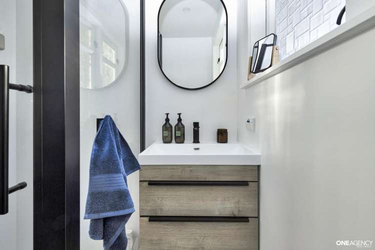 22 Bartlett Grove Tawa_15