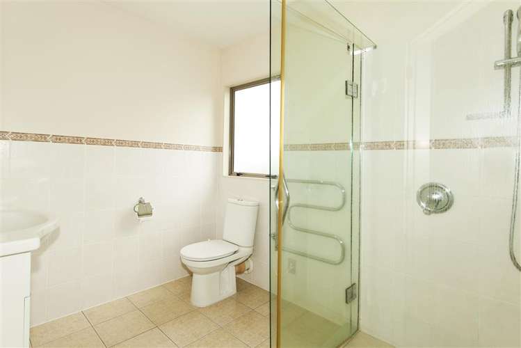 8 Scarboro Terrace Murrays Bay_15