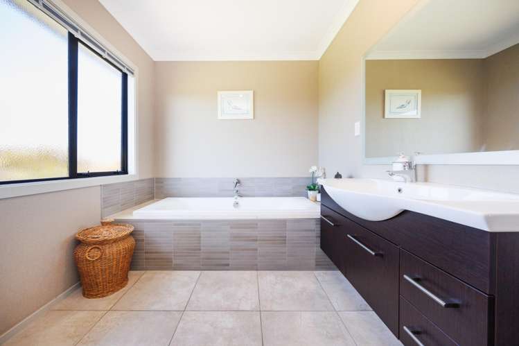 93 Mount Taylor Drive Feilding_16