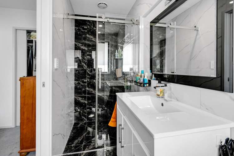 3 Frederick Place Whalers Gate_17