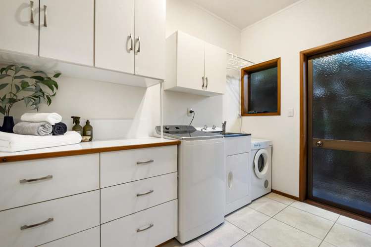 22 John Dee Crescent Red Beach_25