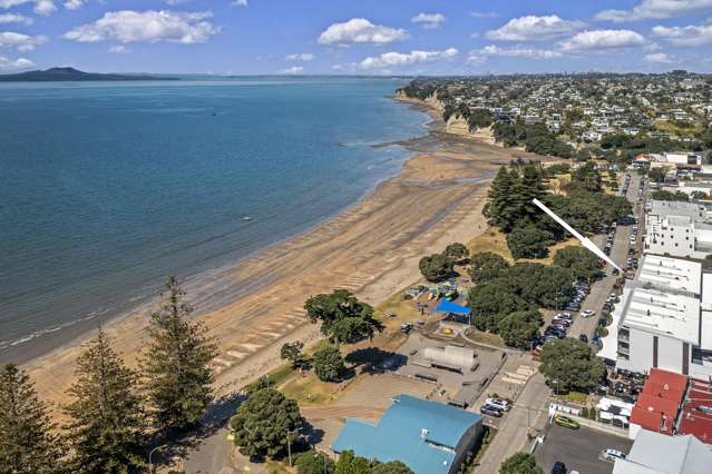 7/6 Beach Front Lane Browns Bay_3
