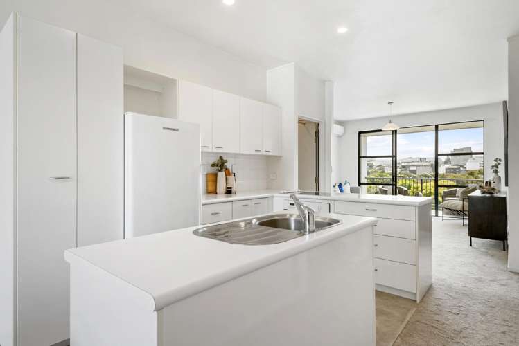 E6/19-35 Fleet Street Eden Terrace_5