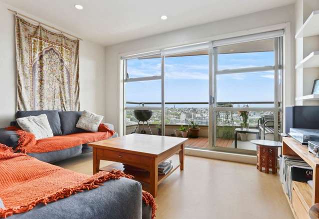 Central Auckland 2BR Gem w/ Balcony!