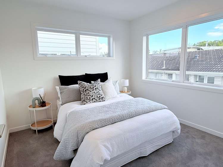 4b Towra Place Botany Downs_10