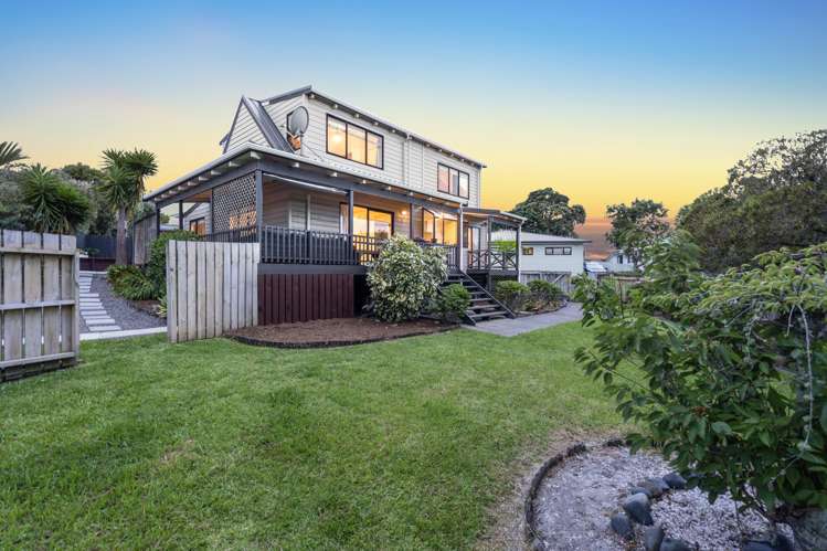 16 Albatross Road Red Beach_0