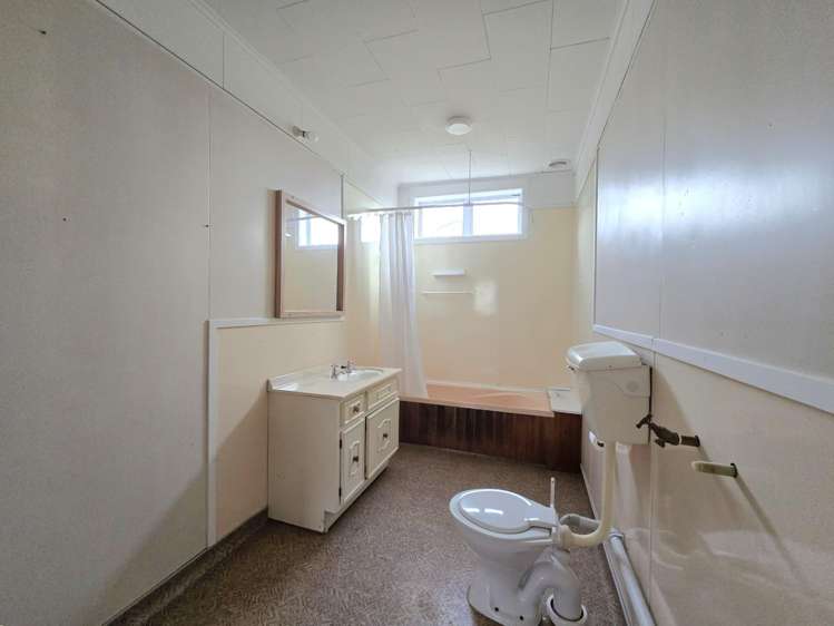 249 Sewell Street Hokitika_11