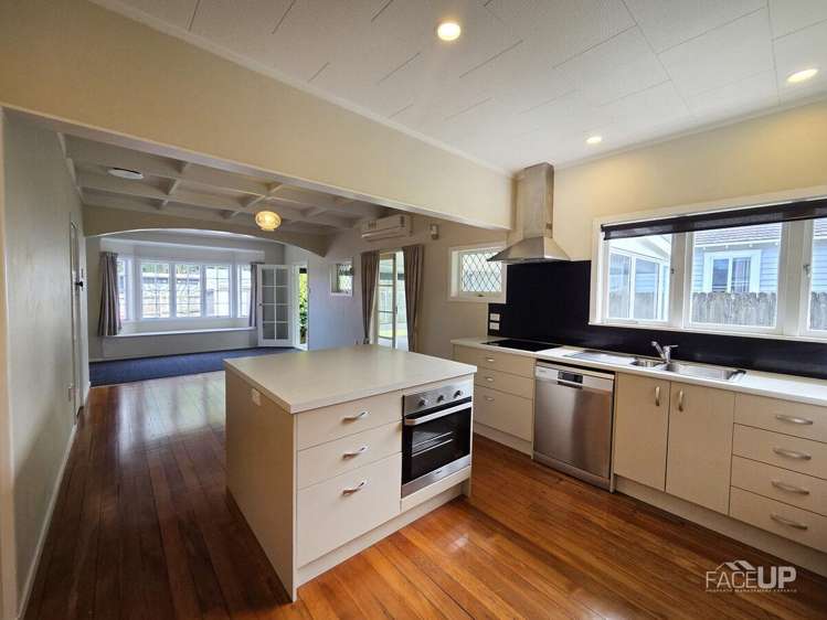 1/16 Northcote Road Takapuna_4