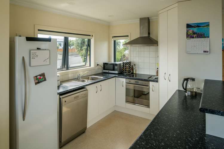 13a Walker Avenue Paremata_4