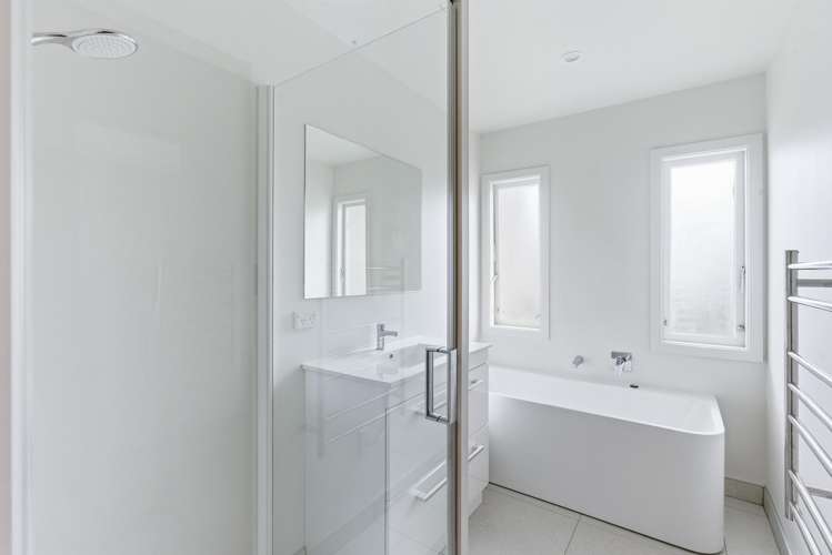 556 Queen Street East Levin_14