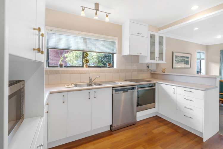 12 Galloway Crescent Farm Cove_8