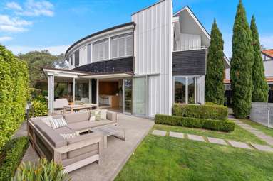 33A Stanley Point Road_2