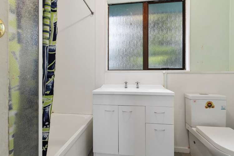 143 Boundary Road Clover Park_17