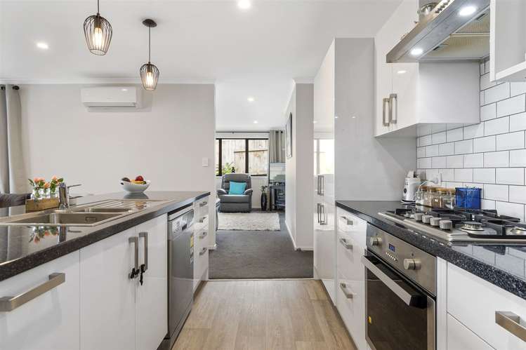 191 Ballintoy Park Drive Welcome Bay_5