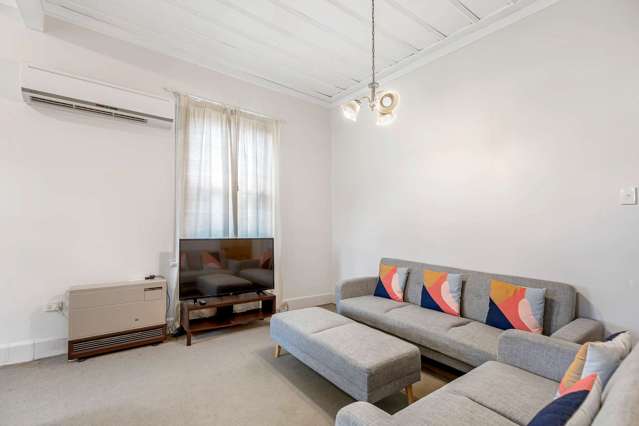 127 Linton Street West End_4