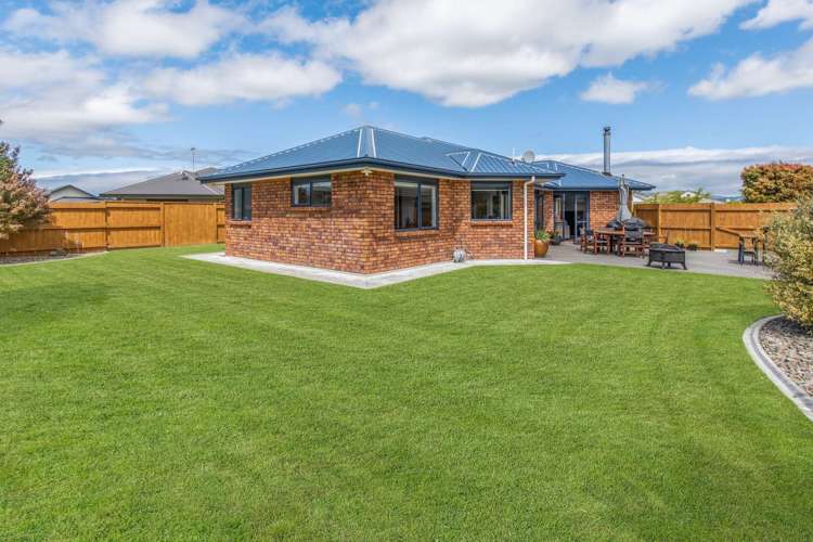 5 Meridian Grove Kelvin Grove_17