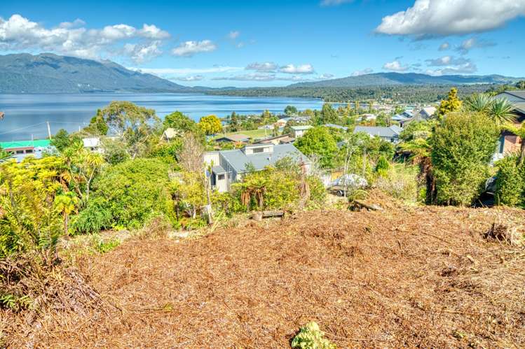 8 Ivy Terrace Moana_9