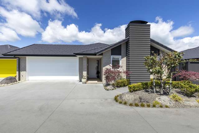 Sun-Filled, Stylish & Exceptionally Private