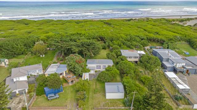 22 Hunia Terrace Himatangi Beach_1