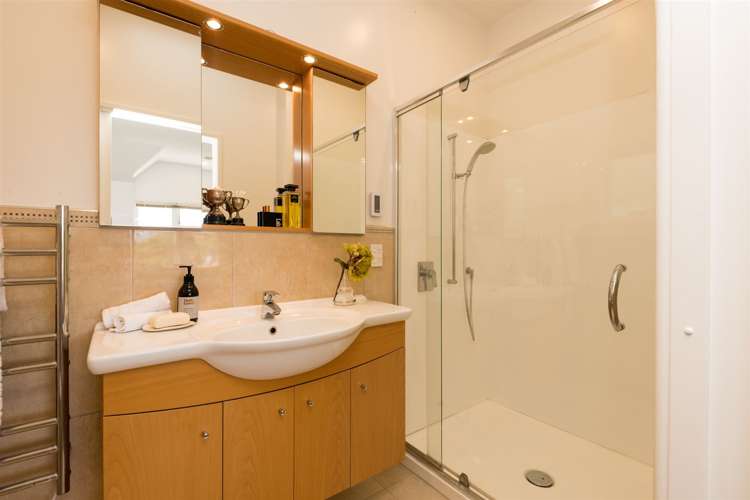 43 Cavendish Square Strathmore Park_10