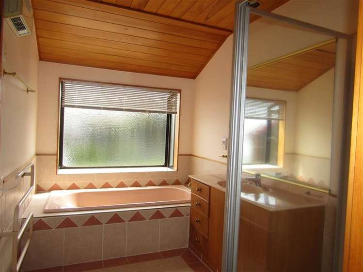 2/50 Masterton Road 1621_17