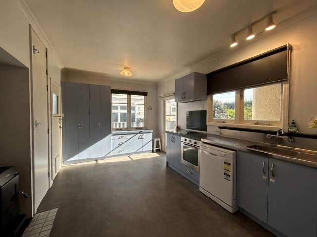 413 Collinge Road Mayfair_2