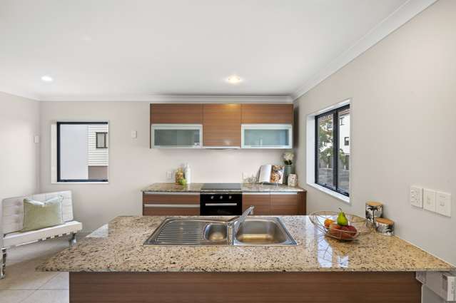 6/46 Carlos Drive Flat Bush_1