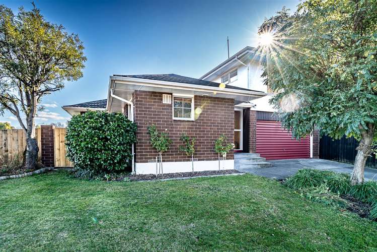 7 Apsley Drive Russley_1