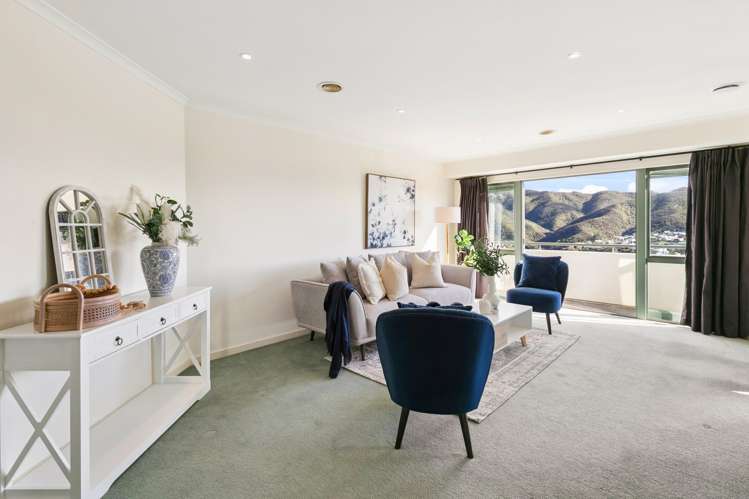 1 Becker Way Karori_8