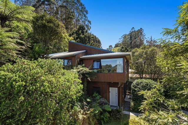 Freehold Lakeside Retreat