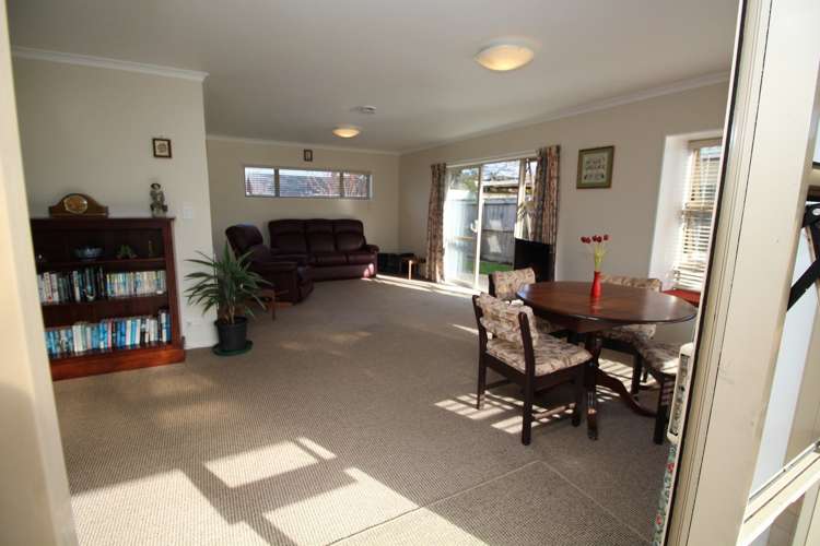 5 Russell Street Marton_13