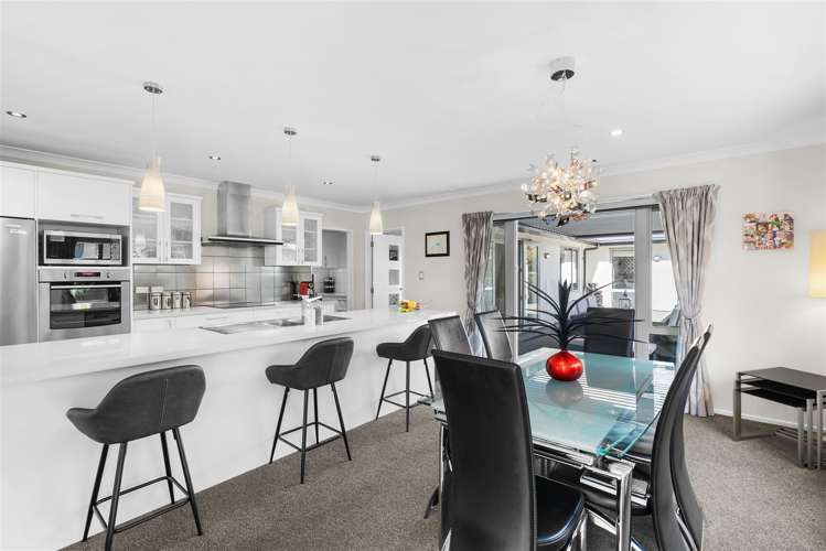 6 Lakebridge Place Parklands_9