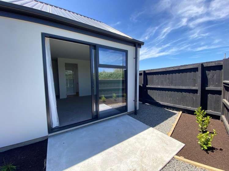 64 Southfield Drive Lincoln_8