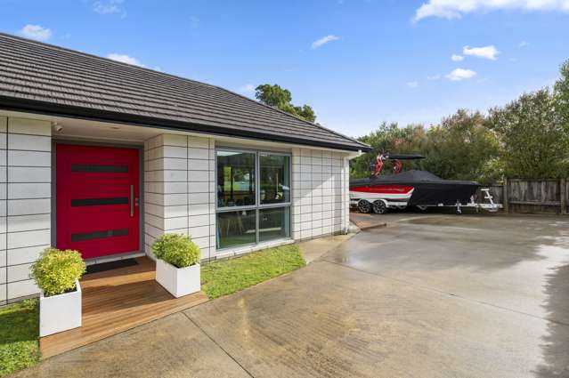 Funky Family Oasis: Your Lynmore Dream Home Awaits