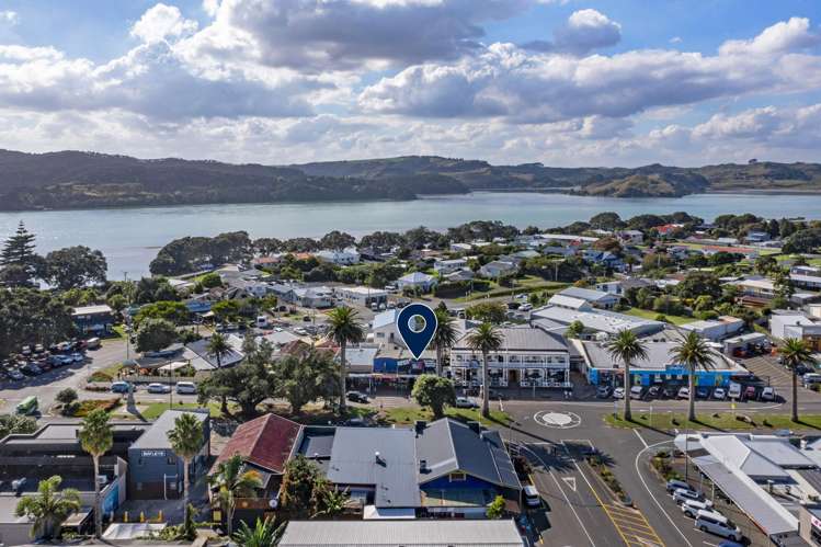 12 Bow Street Raglan_2