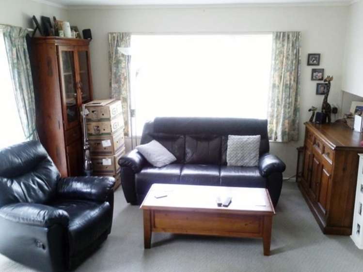 1/247 Wairau Road Totara Vale_2