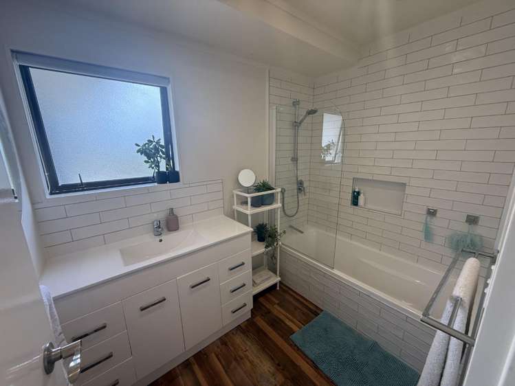 9A Shadon Place Stanmore Bay_16