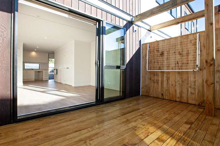 6/8 James Laurie Street Henderson_10