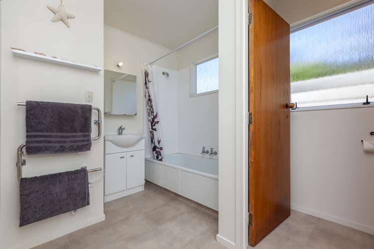 29 Tui Road Raumati Beach_16