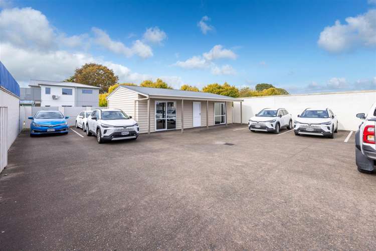 348 Te Rapa Road Beerescourt_15