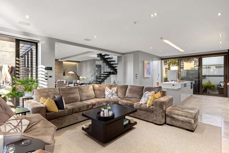 2/415 Oceanbeach Road Mount Maunganui_9