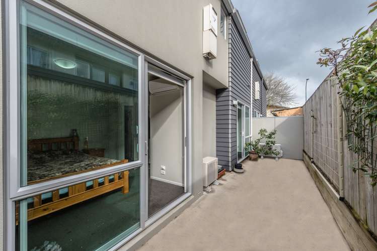 2/21 Wellington Street Hamilton East_11