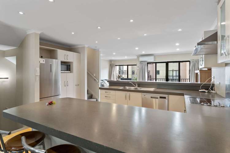 5/8 Wellington Road Paekakariki_11