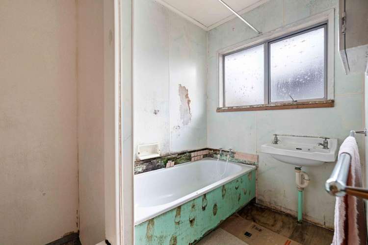 12 Mckinstry Avenue Mangere East_13