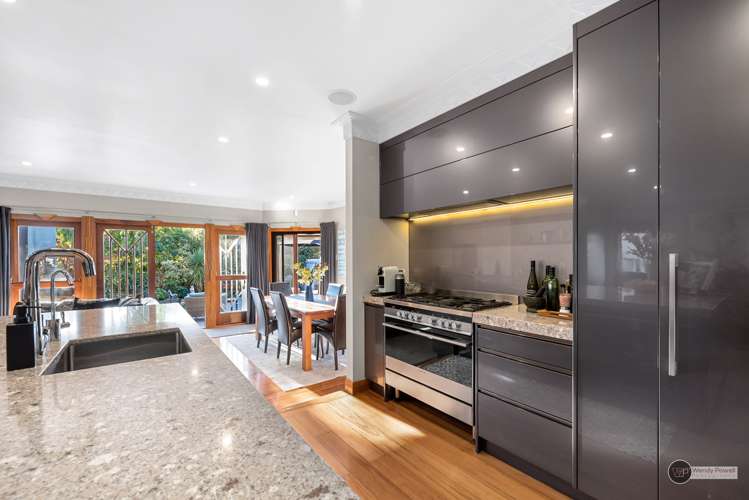 37 Pohutukawa Street Woburn_9