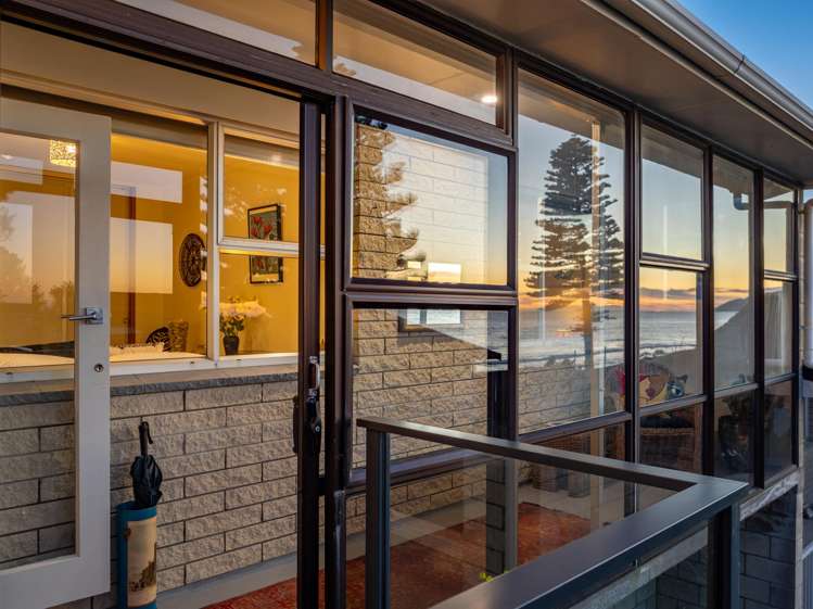 5/27 Beach Road Paekakariki_38