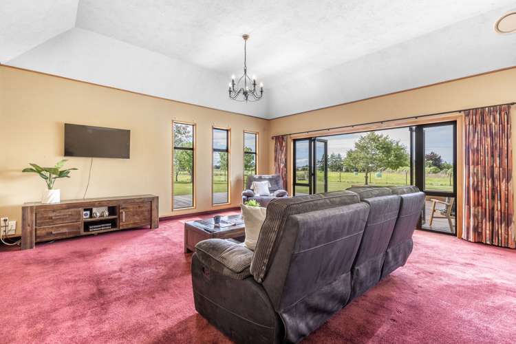 64 Winton Wreys Bush Highway Winton_6