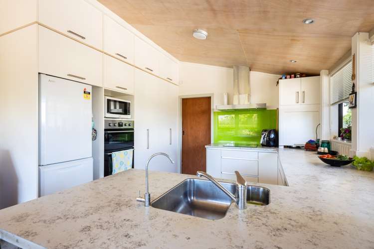 30 Takiroa Street Urenui_18